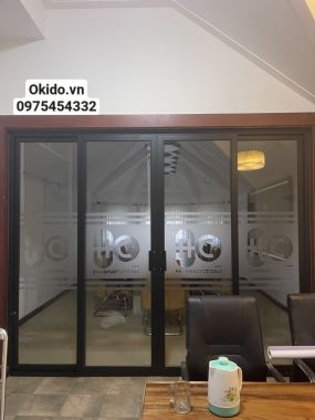 Công nghệ cắt decal màu CNC – Tạo chữ và logo quảng cáo sắc nét