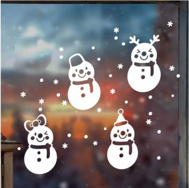 Decal trong trang trí noel 4 người tuyết trắng
