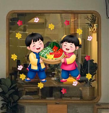 DECAL DÁN KÍNH TRANG TRÍ TẾT BÉ TRAI GÁI ÔM MÂM BÁNH
