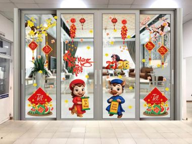 TRANG TRÍ TẾT CHO CỬA KÍNH ĐÔI NGỰA CHÚC TẾT VÀ MAI ĐÀO