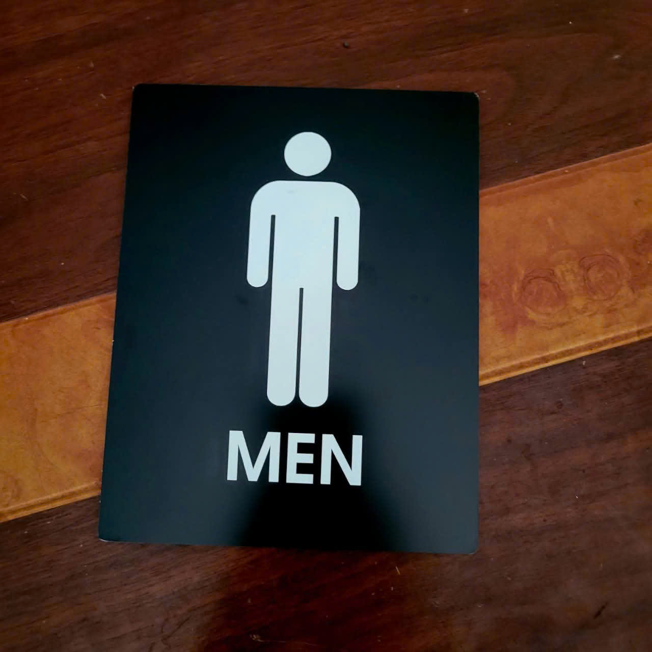 Mica dễ lau chùi: Vật liệu hoàn hảo cho không gian sạch sẽ