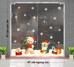 DECAL TRANG TRÍ NOEL GẤU NHỎ VÀ CHIM CÁNH CỤT TRÊN CÁNH ĐỒNG TUYẾT