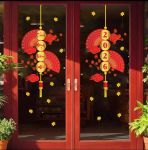 DECAL DÁN KÍNH TRANG TRÍ TẾT DÂY LIỄN TREO VÀ QUẠT ĐỎ 2026